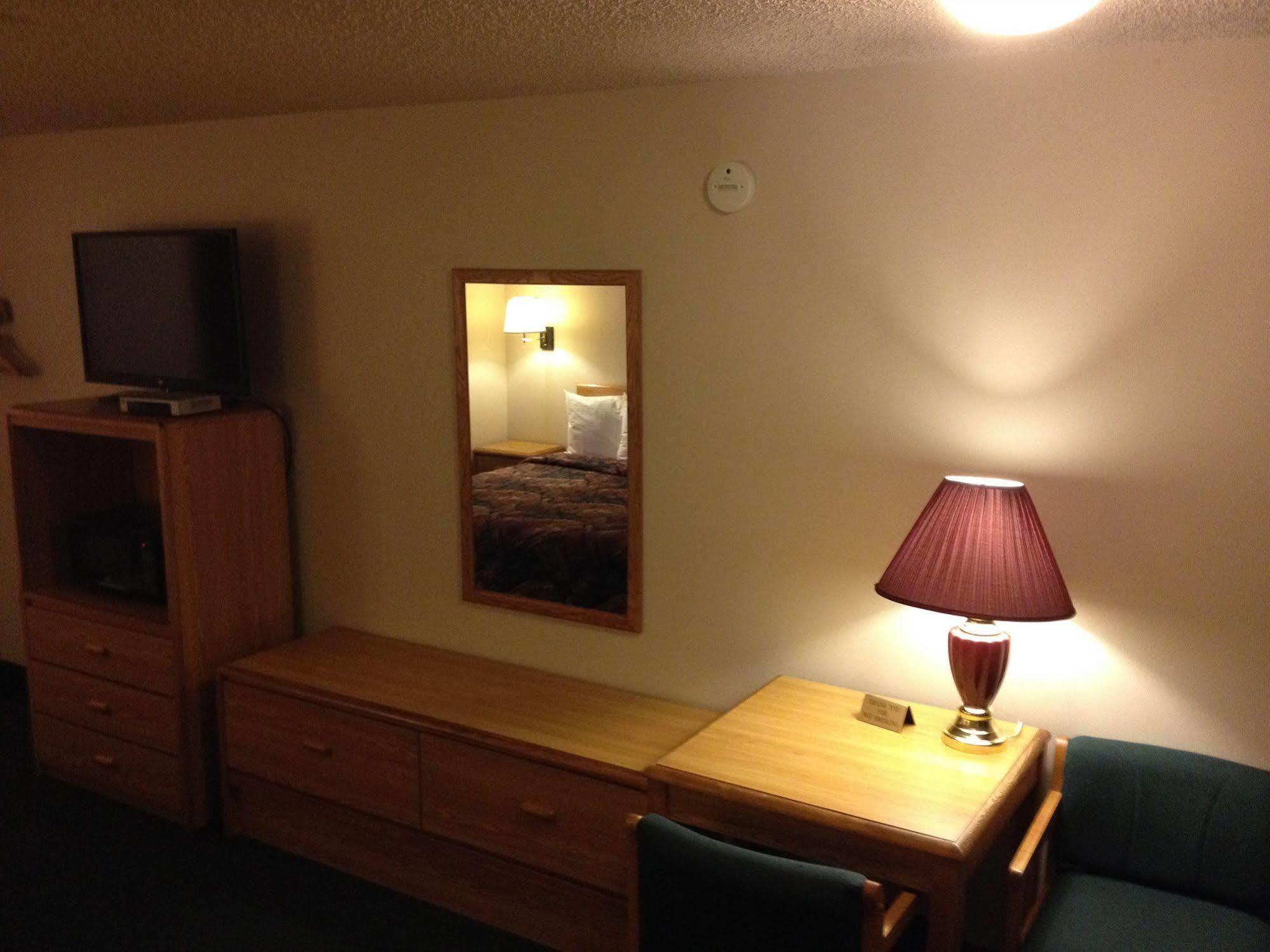 Hometown Inn By Oyo Texhoma, Ok エクステリア 写真